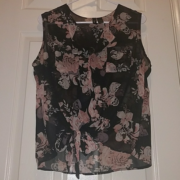 Skull & Flower blouse - Picture 4 of 8